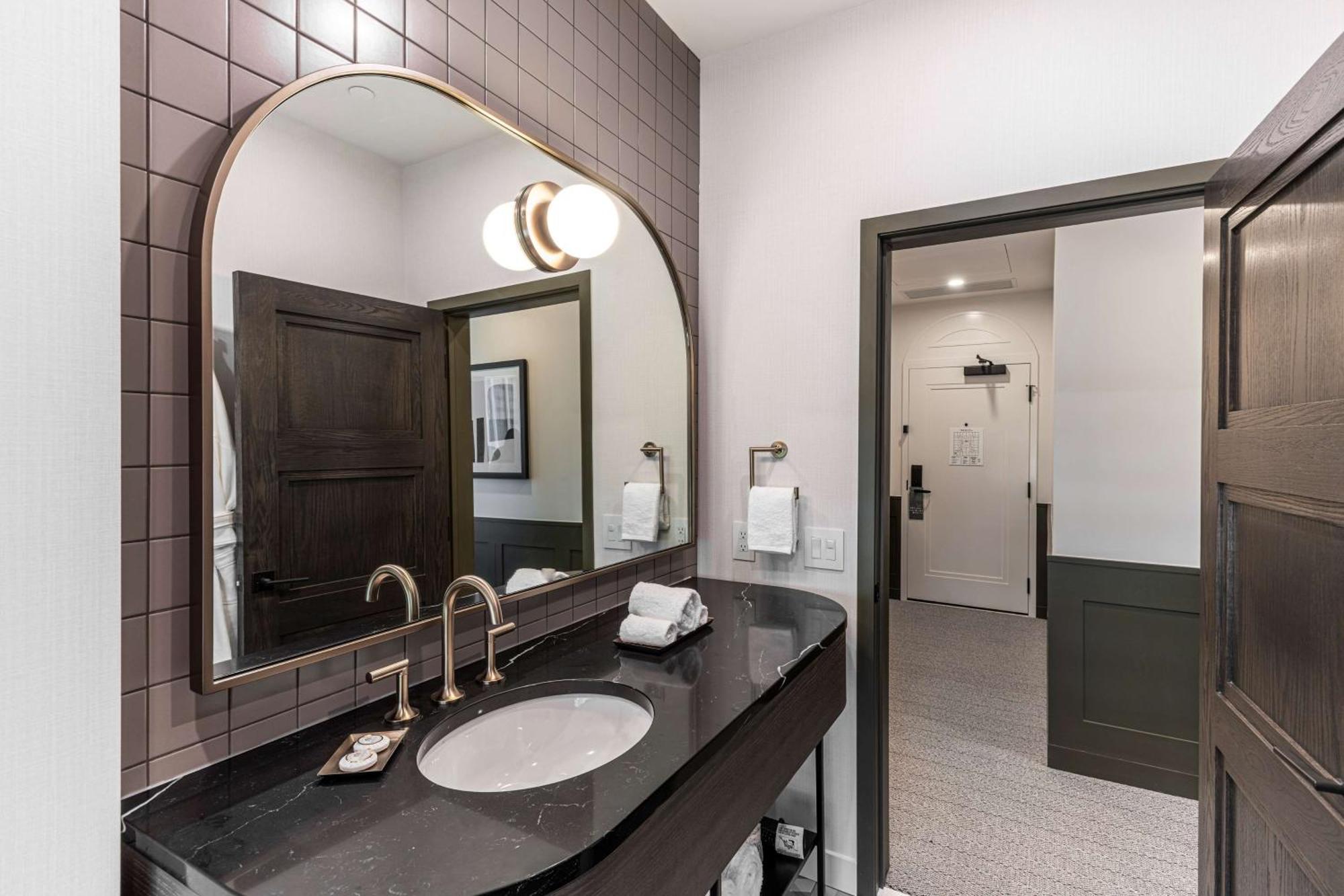 מלון The Westley Calgary Downtown, Tapestry Collection By Hilton מראה חיצוני תמונה