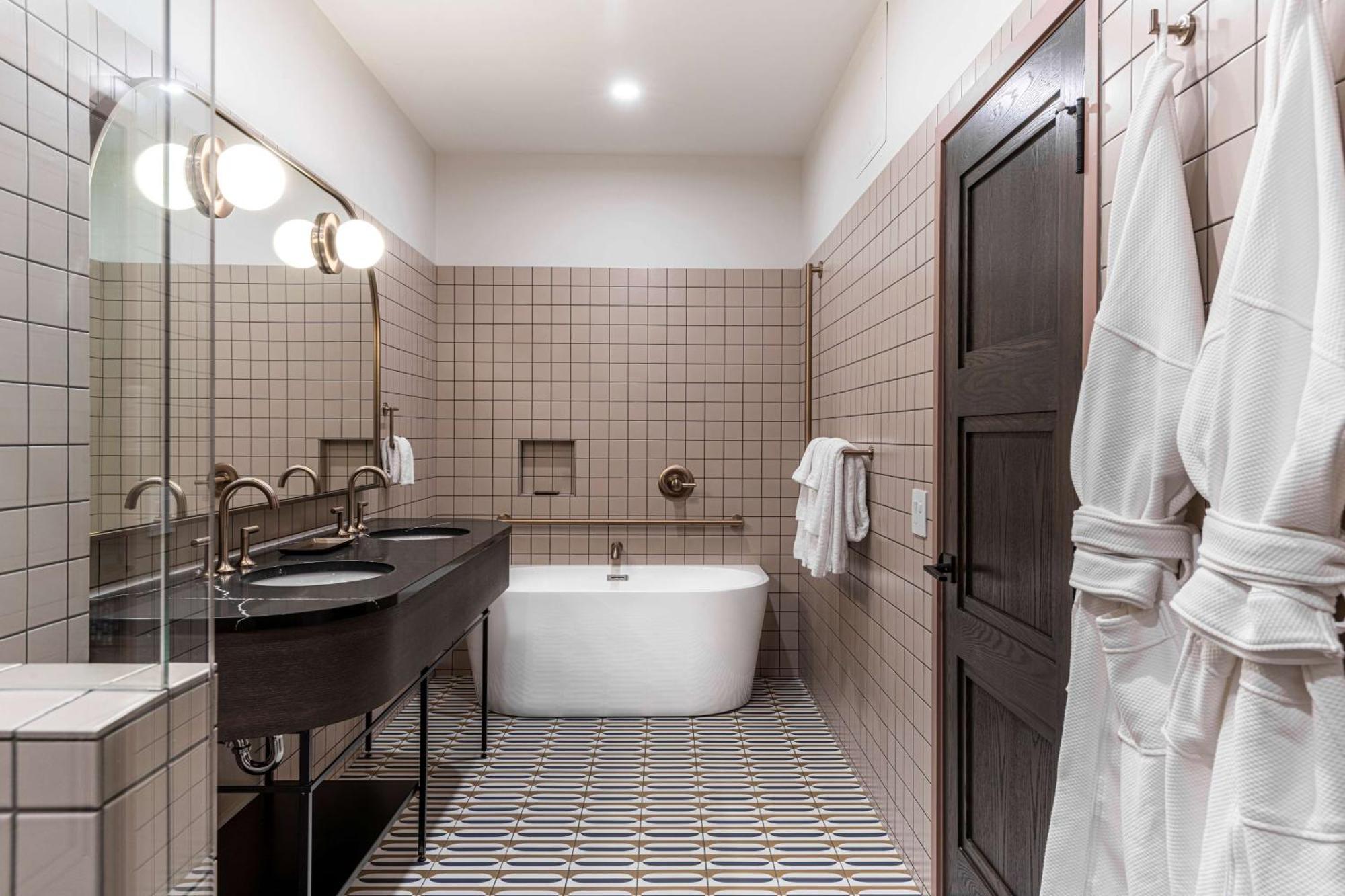 מלון The Westley Calgary Downtown, Tapestry Collection By Hilton מראה חיצוני תמונה